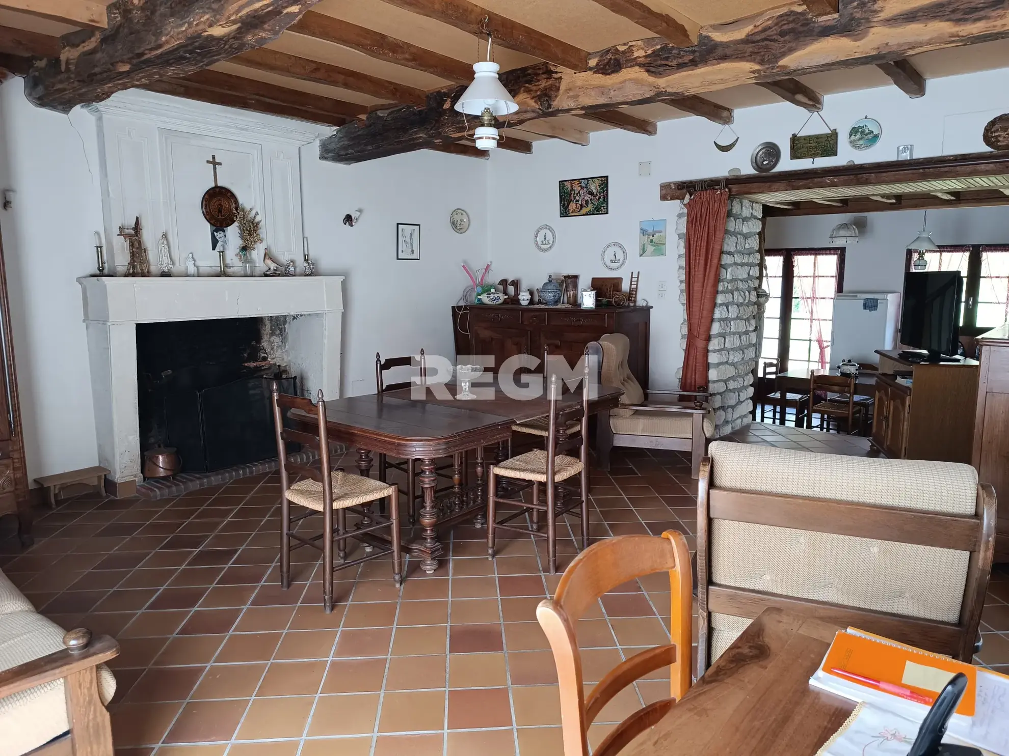 Maison à Thaims avec terrasse, jardin spacieux et garage - Achat immobilier 