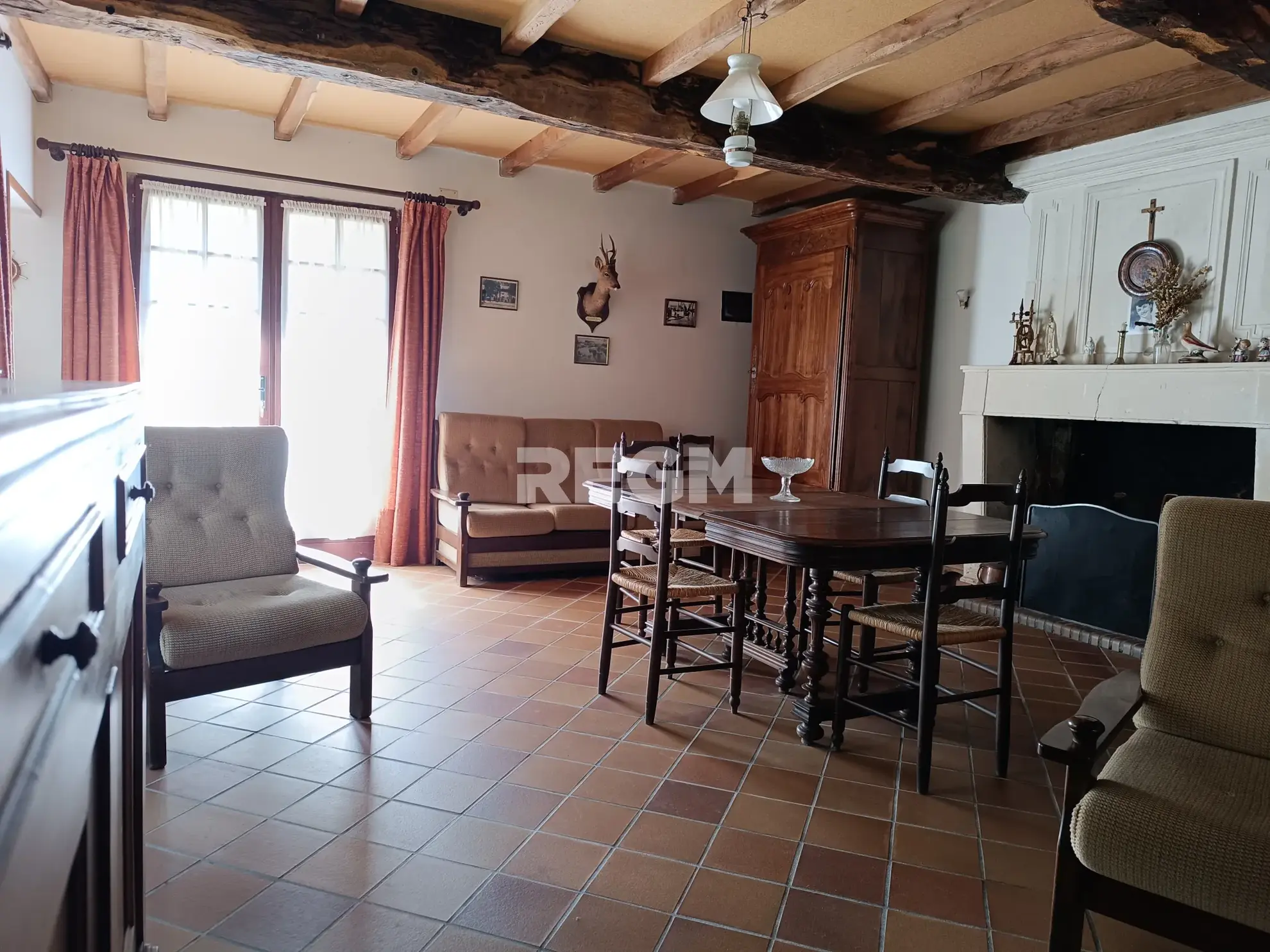 Maison à Thaims avec terrasse, jardin spacieux et garage - Achat immobilier 