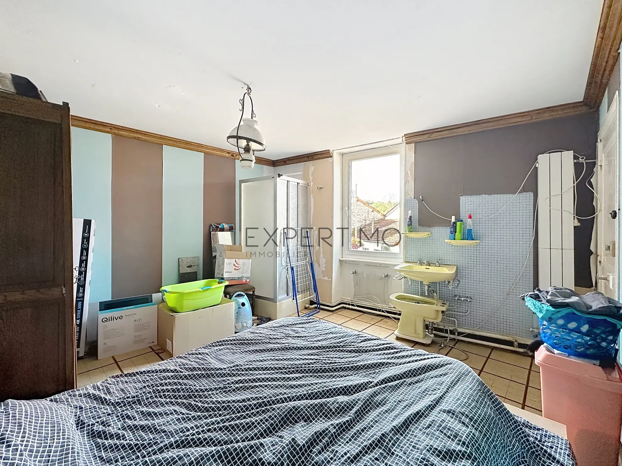 Grande maison à rénover avec fort potentiel à Laives (71240) 