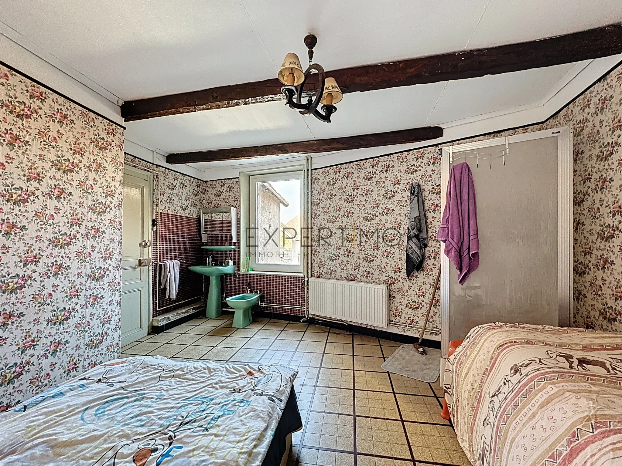 Grande maison à rénover avec fort potentiel à Laives (71240) 