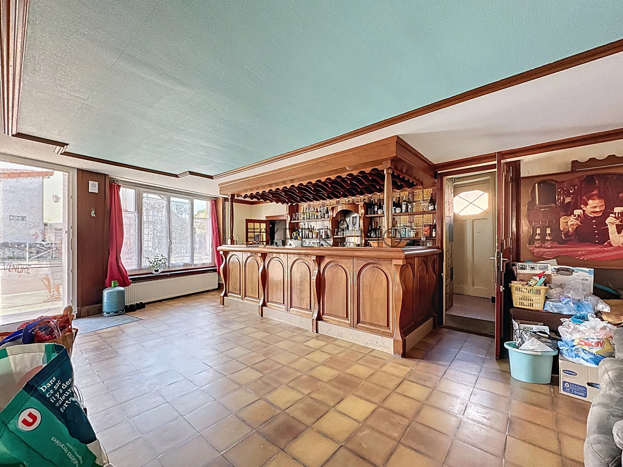 Grande maison à rénover avec fort potentiel à Laives (71240) 