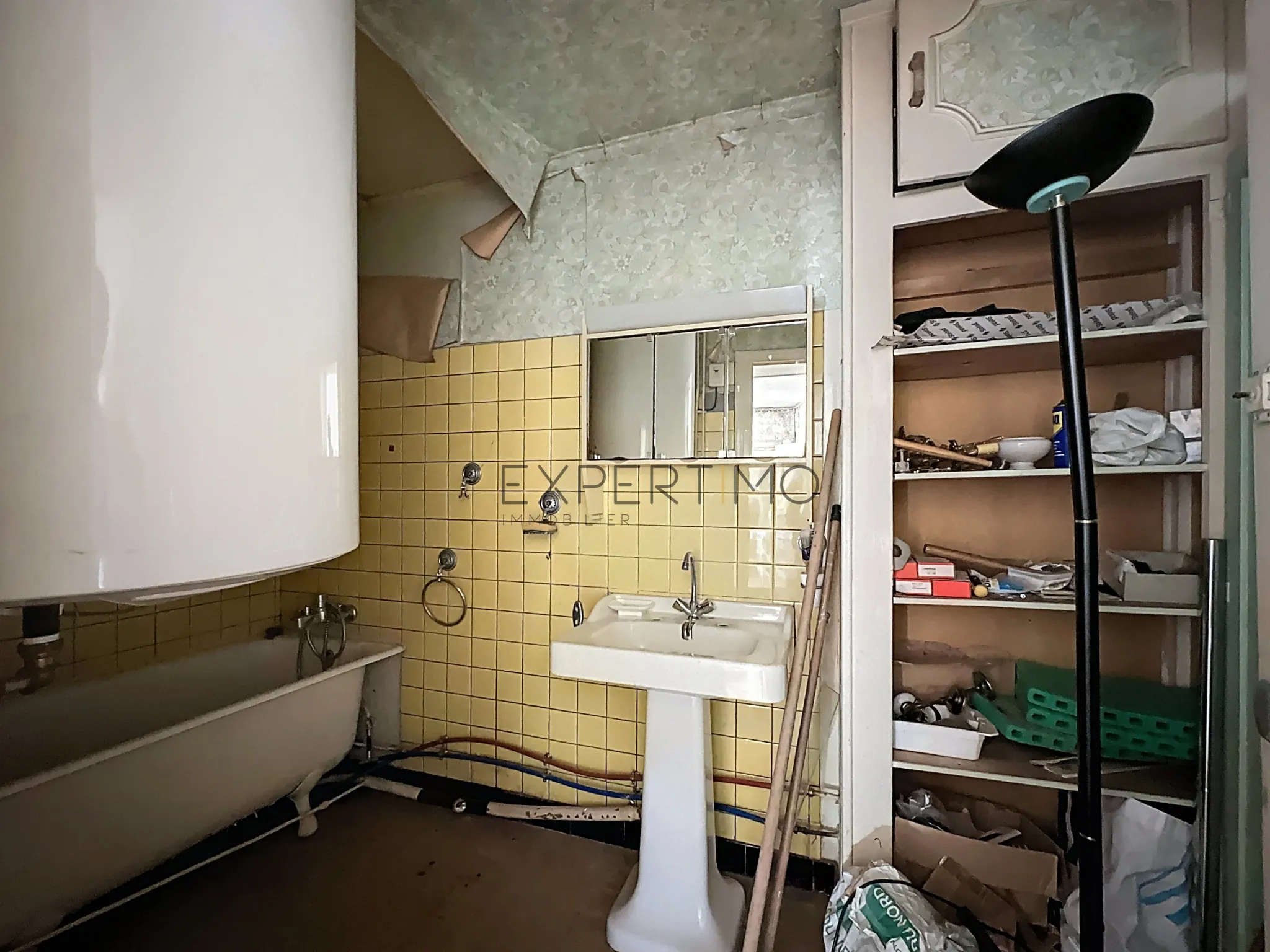 Grande maison à rénover avec fort potentiel à Laives (71240) 