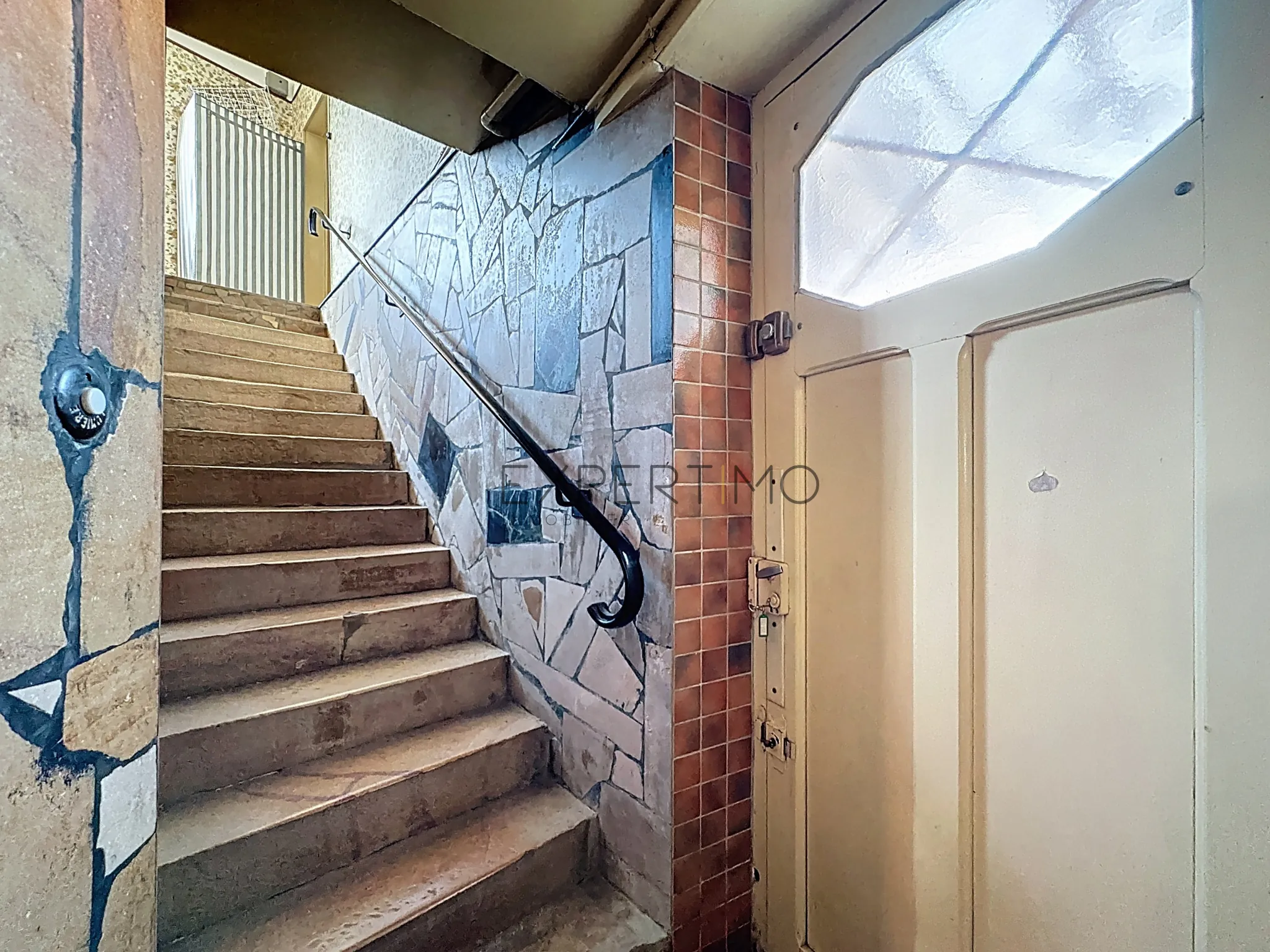 Grande maison à rénover avec fort potentiel à Laives (71240) 