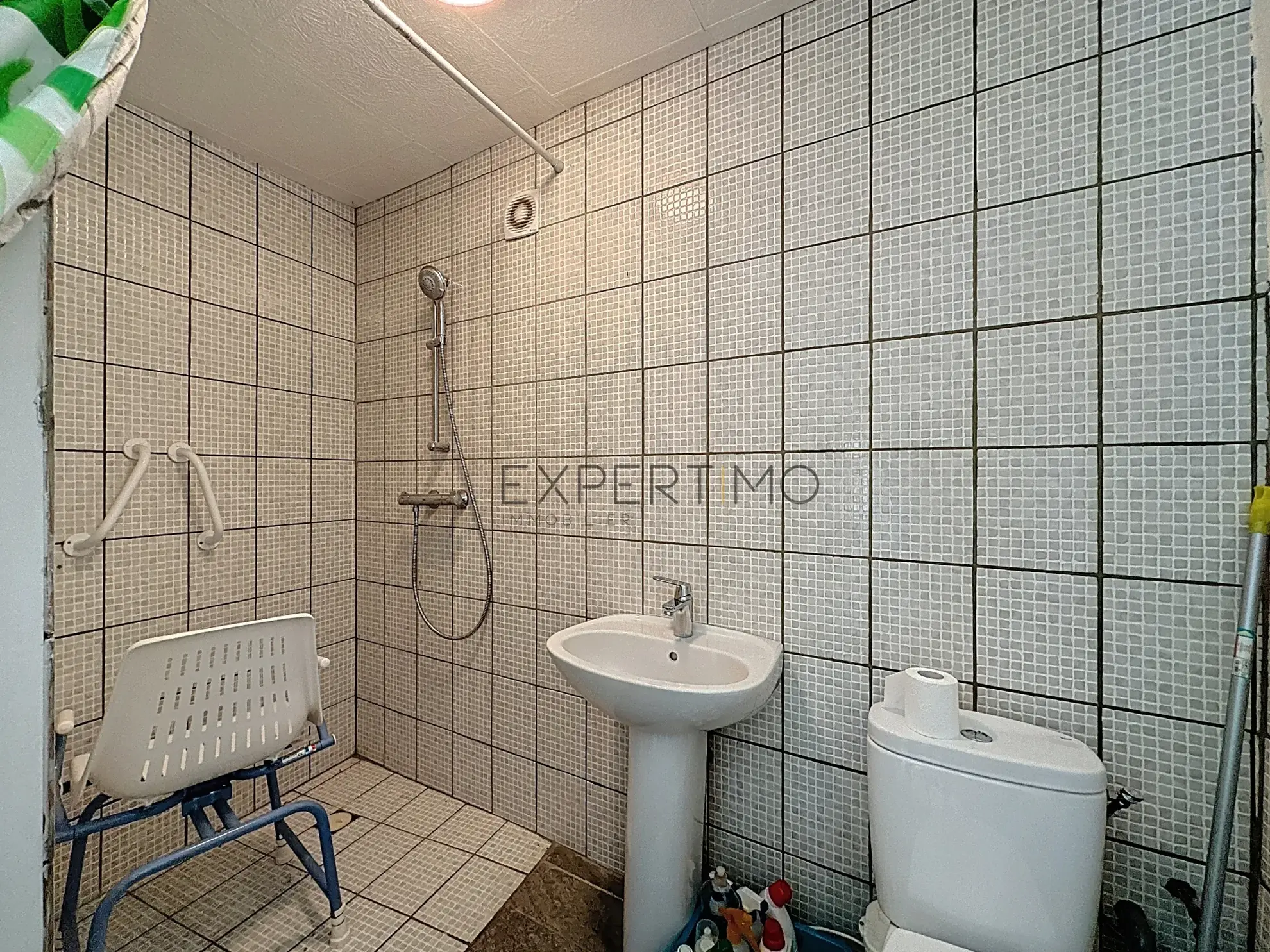 Grande maison à rénover avec fort potentiel à Laives (71240) 