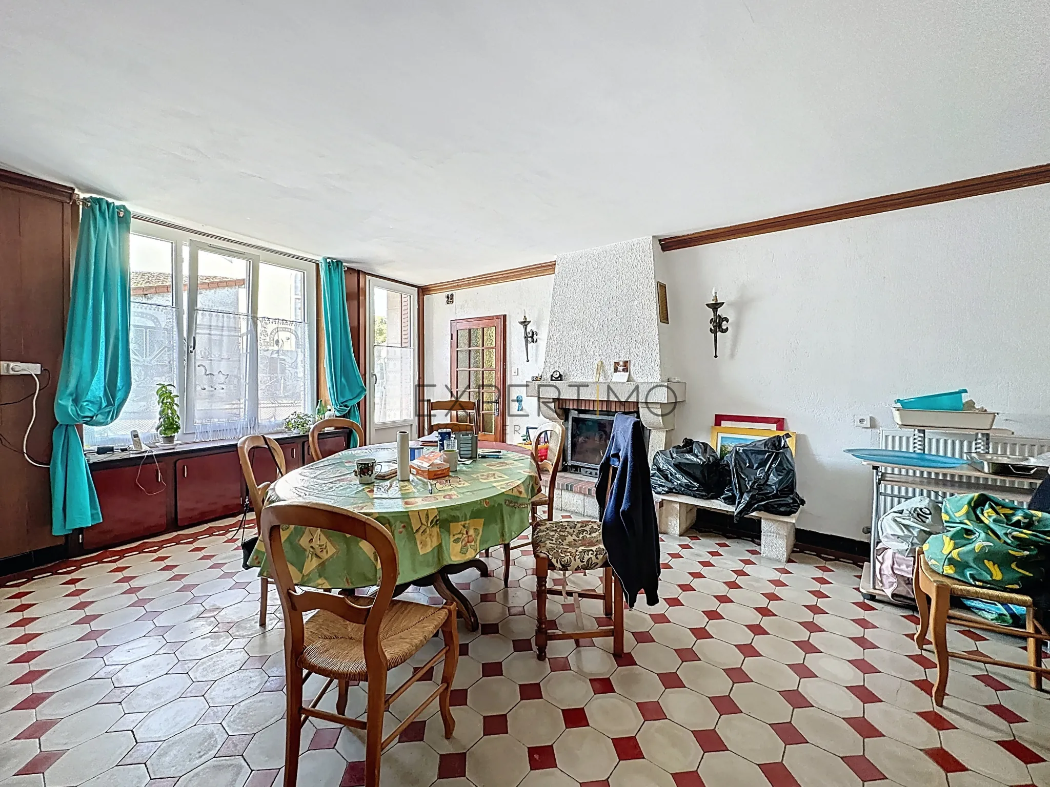 Grande maison à rénover avec fort potentiel à Laives (71240) 