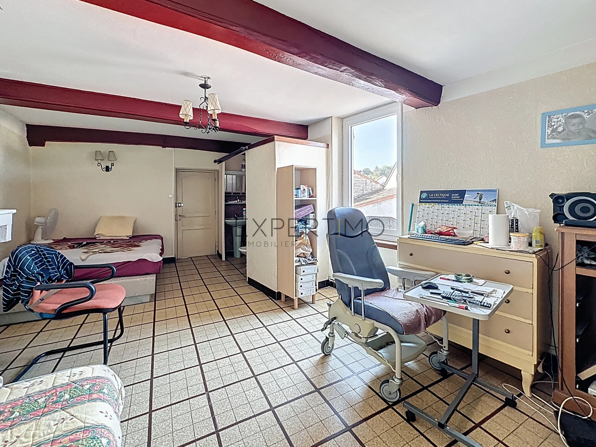 Grande maison à rénover avec fort potentiel à Laives (71240) 