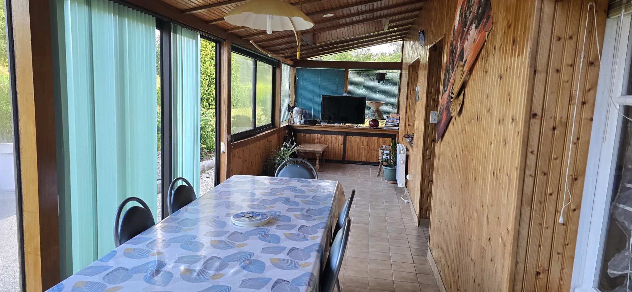 Maison avec source, dépendances et grand terrain à Saint-Gilles-Pligeaux 