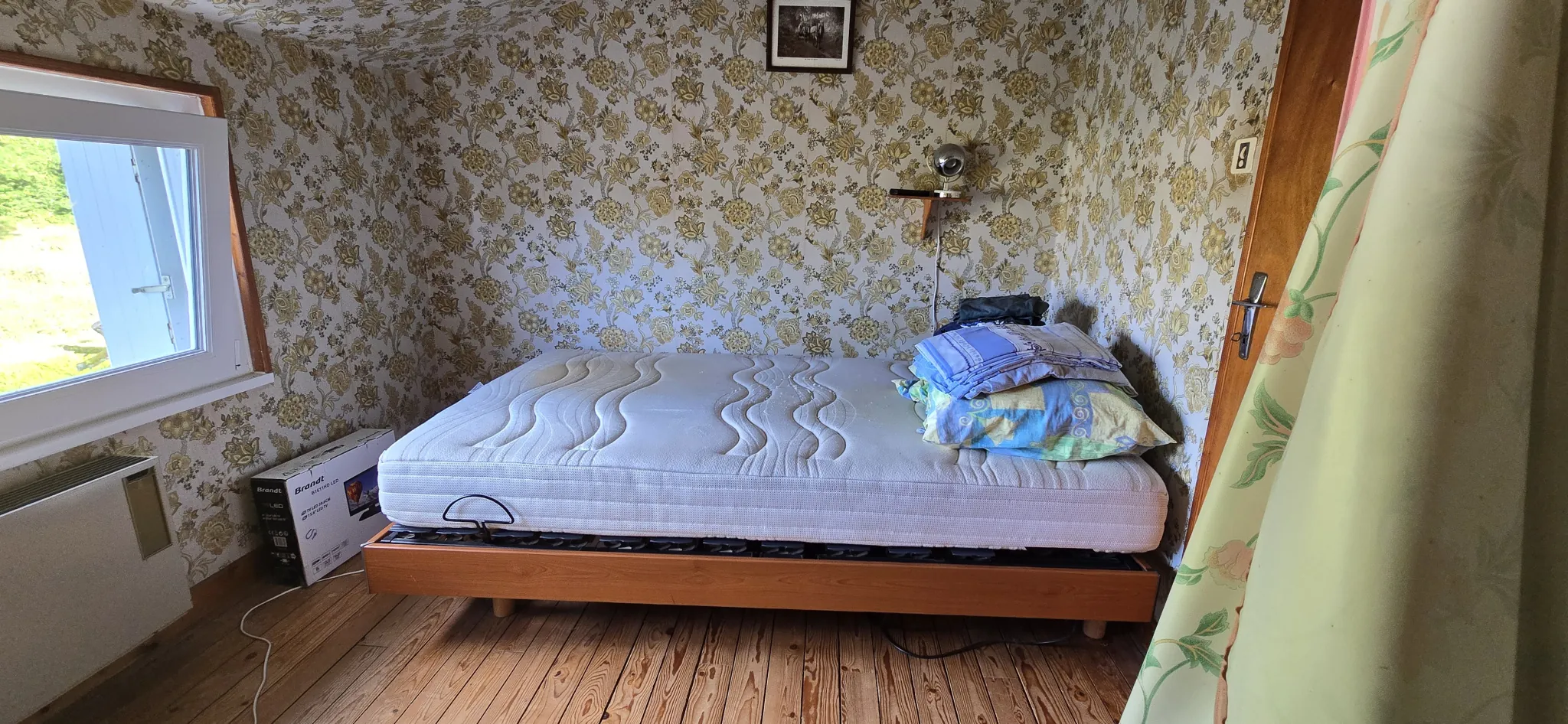 Maison avec source, dépendances et grand terrain à Saint-Gilles-Pligeaux 