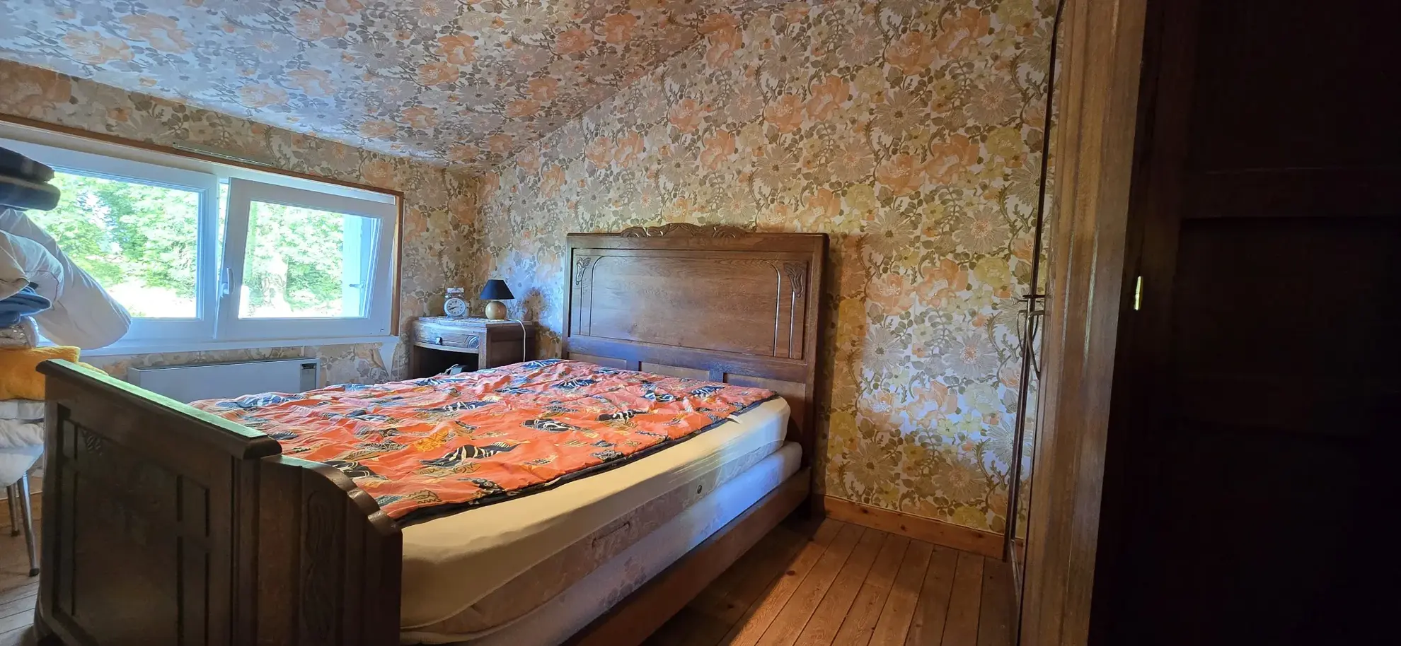 Maison avec source, dépendances et grand terrain à Saint-Gilles-Pligeaux 