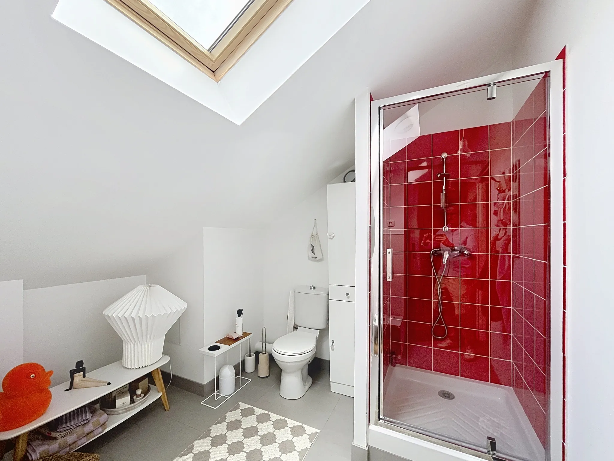 Loft exclusif de 140 m2 à Tourcoing, lumineux et sans travaux, secteur résidentiel 