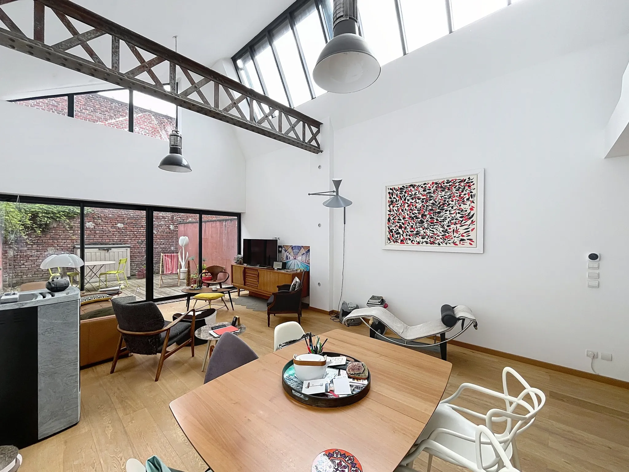 Loft exclusif de 140 m2 à Tourcoing, lumineux et sans travaux, secteur résidentiel 