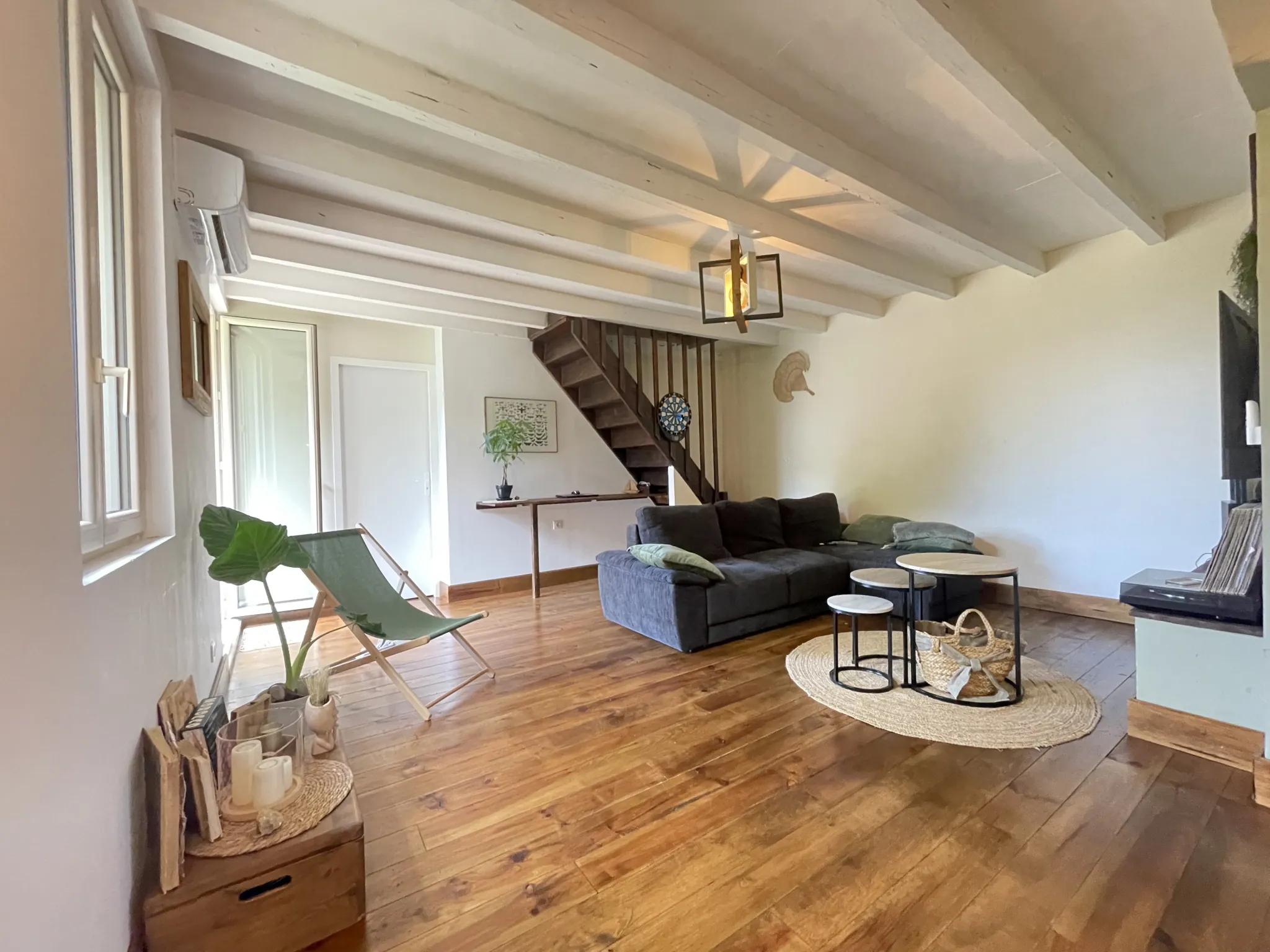 Belle maison à vendre à proximité de Sarlat-la-Canéda avec jardin et terrasses 