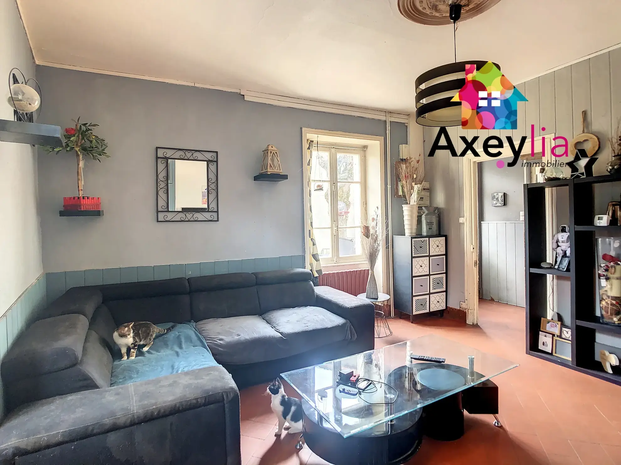 Maison 5 chambres à Pouilly-sous-Charlieu avec terrain et piscine 