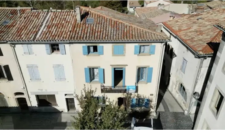 Maison de village authentique à Fanjeaux avec 4 chambres, située en plein cœur du village