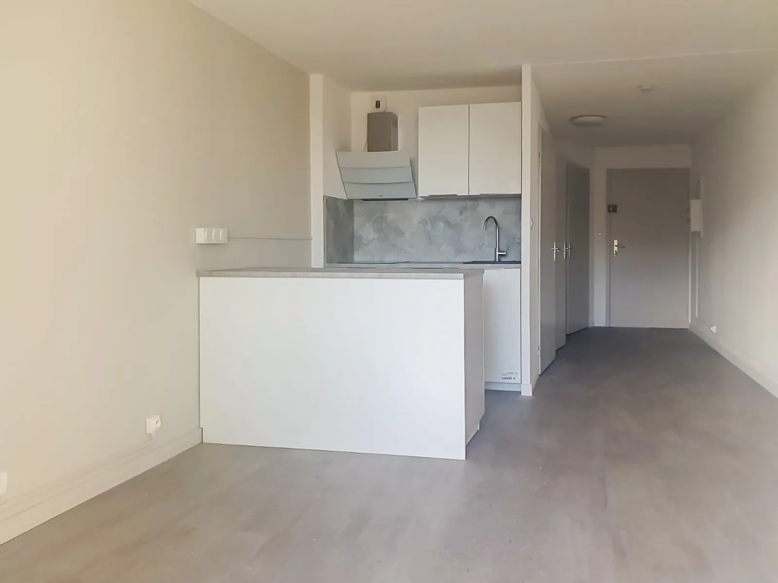 Appartement T2 avec Vue Mer et Parking à La Londe Les Maures 