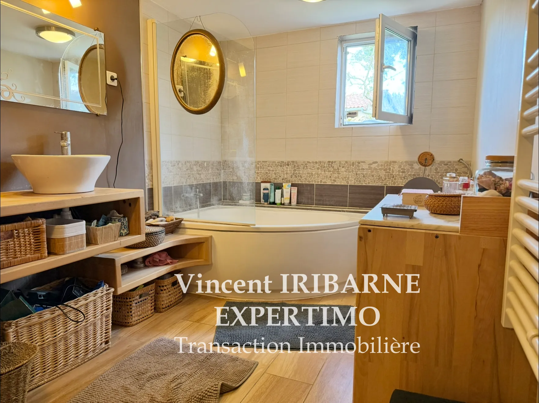 Belle maison charentaise de 108 m² avec garage et jardin à Bussac-sur-Charente