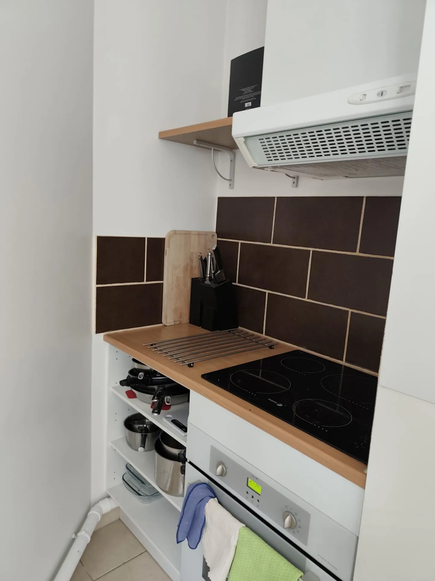 Bel appartement 2 pièces avec balcon, parking et cave à Les Clayes-sous-Bois 