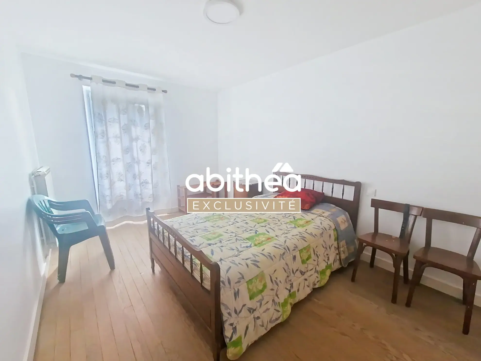 Maison de village charentaise avec 4 chambres et grand terrain à Nieul-le-Virouil 