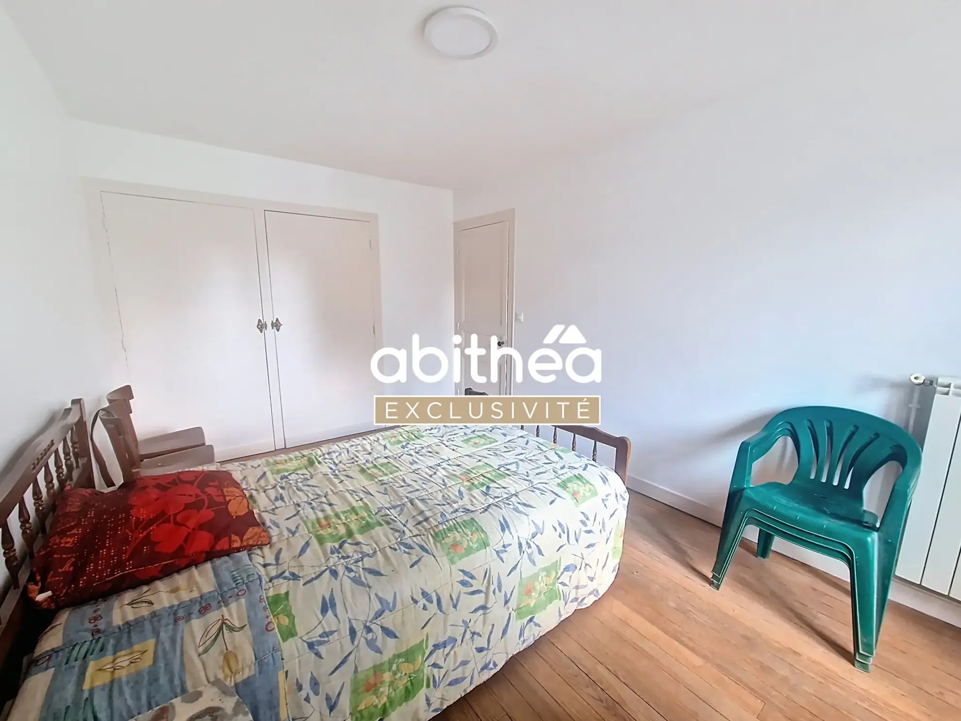 Maison de village charentaise avec 4 chambres et grand terrain à Nieul-le-Virouil 