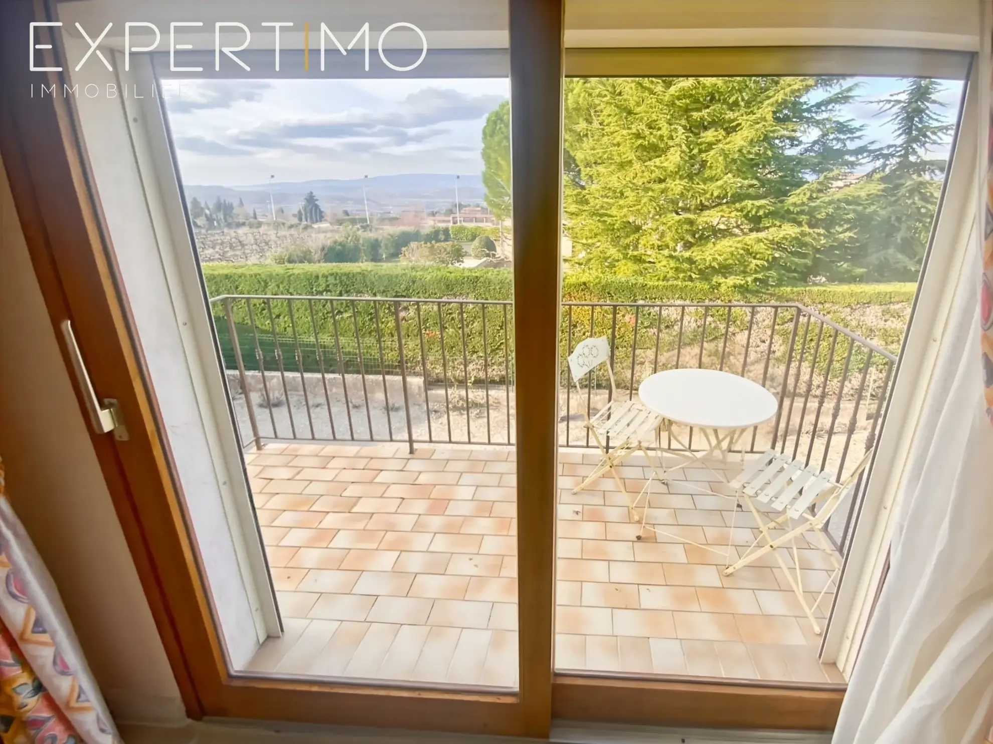 Appartement 2 chambres avec terrasse et piscine à Bonnieux dans le Luberon 