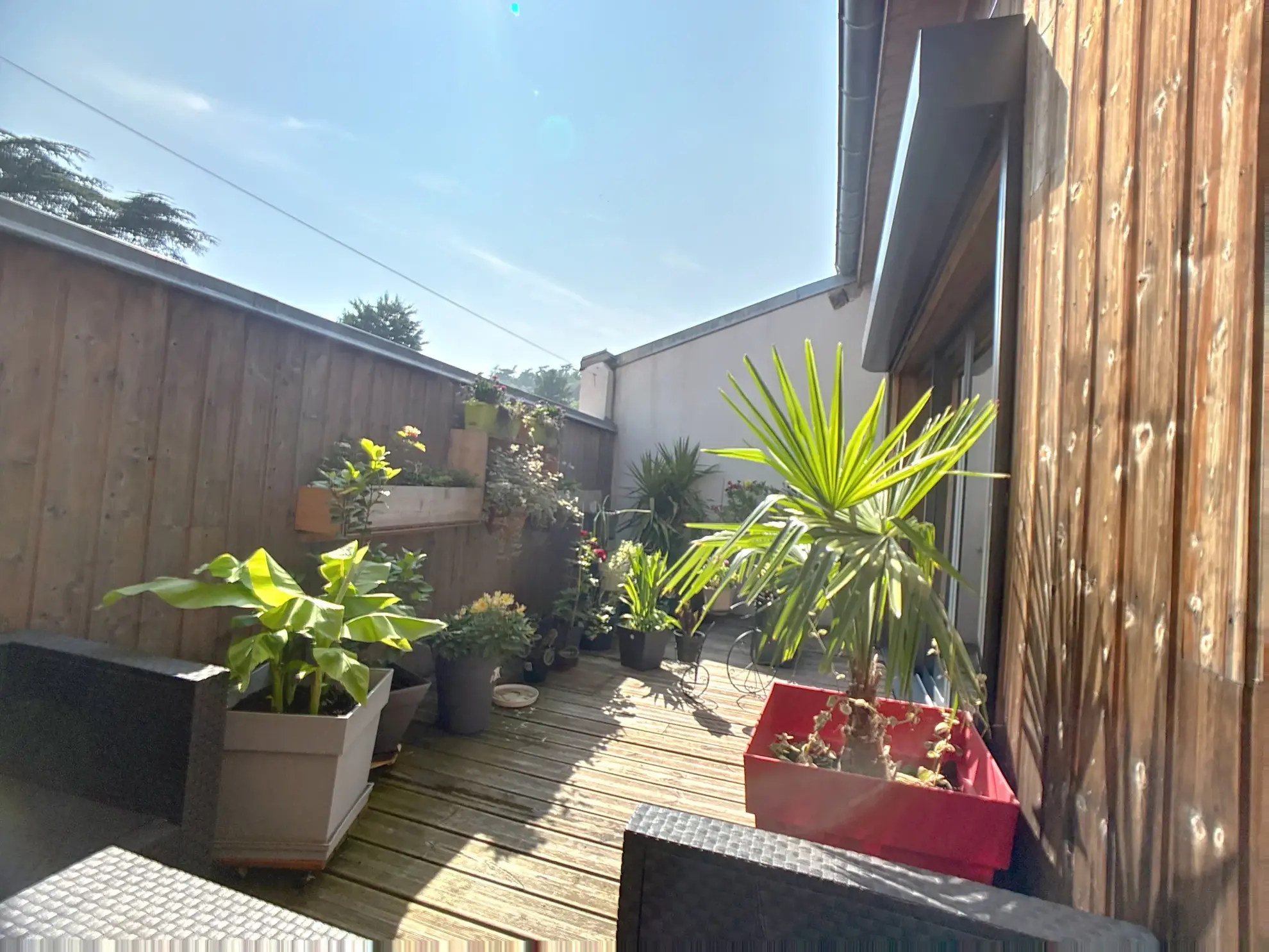 Magnifique duplex T3 avec terrasse, cour et parking à Vernaison en vente