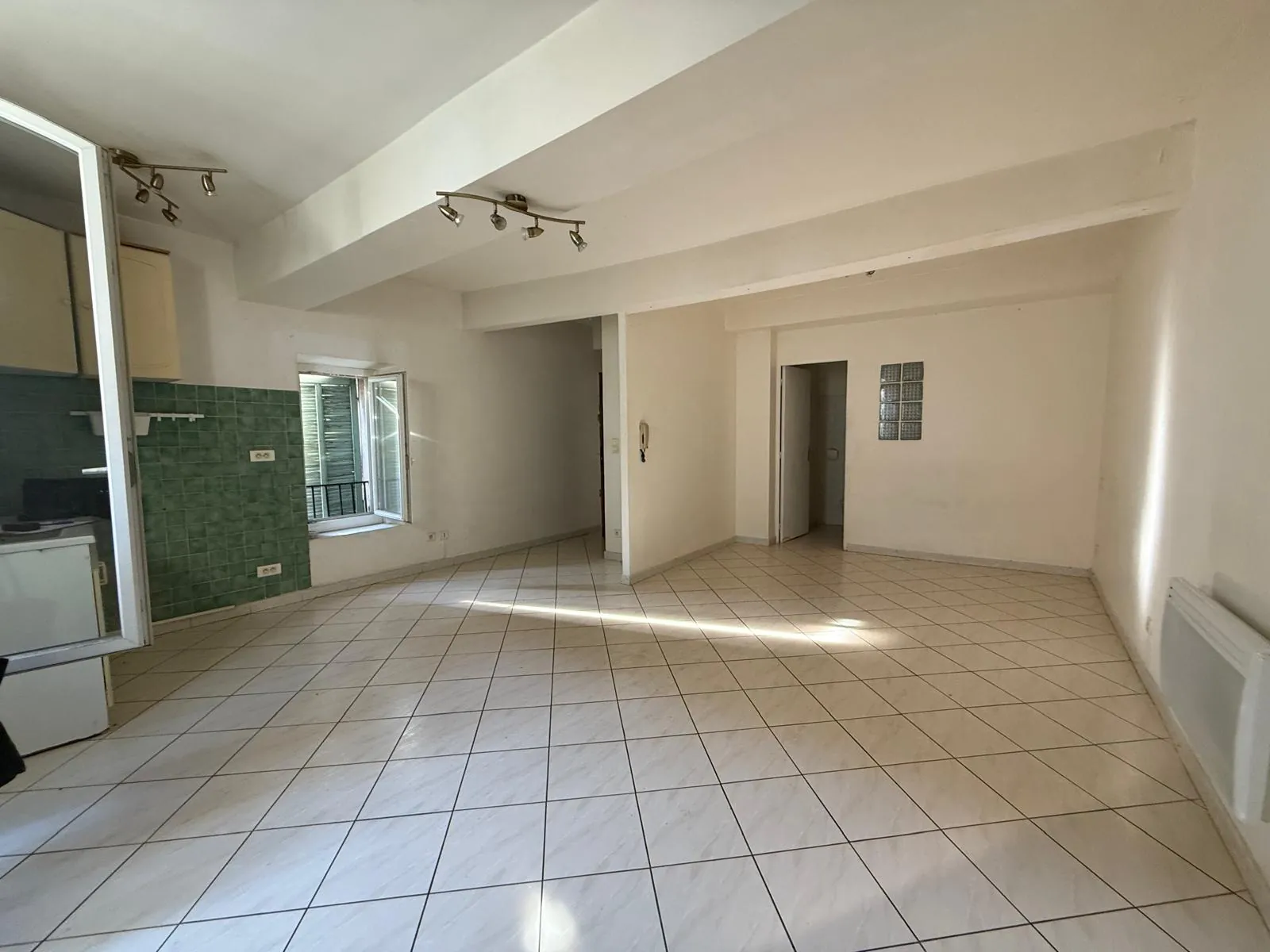 Immeuble à vendre au centre-ville de Martigues en excellent état 