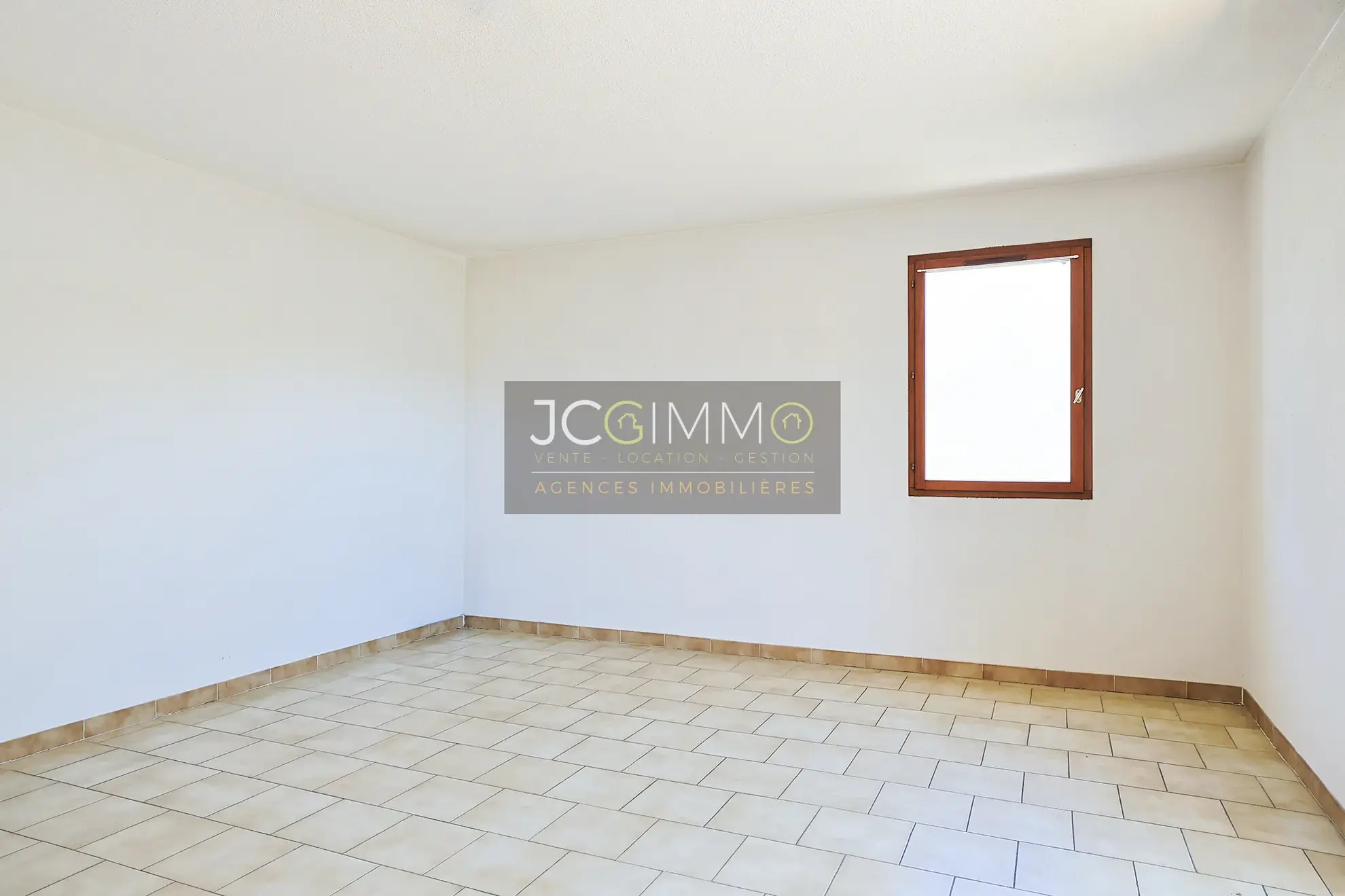 Appartement T3 au Pradet avec terrasse, lumineux et proche centre-ville 