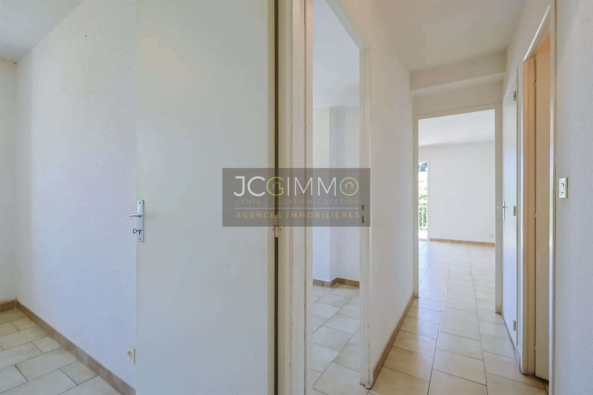 Appartement T3 au Pradet avec terrasse, lumineux et proche centre-ville 