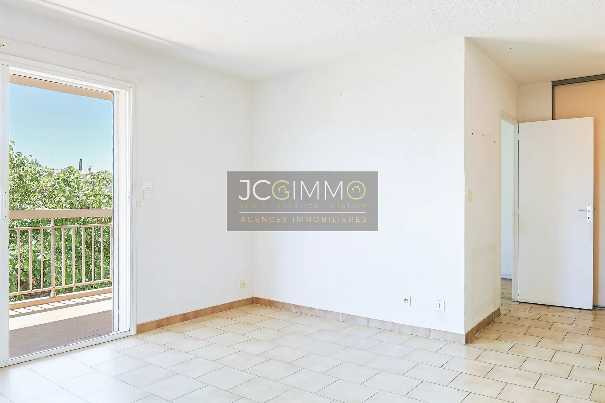 Appartement T3 au Pradet avec terrasse, lumineux et proche centre-ville 