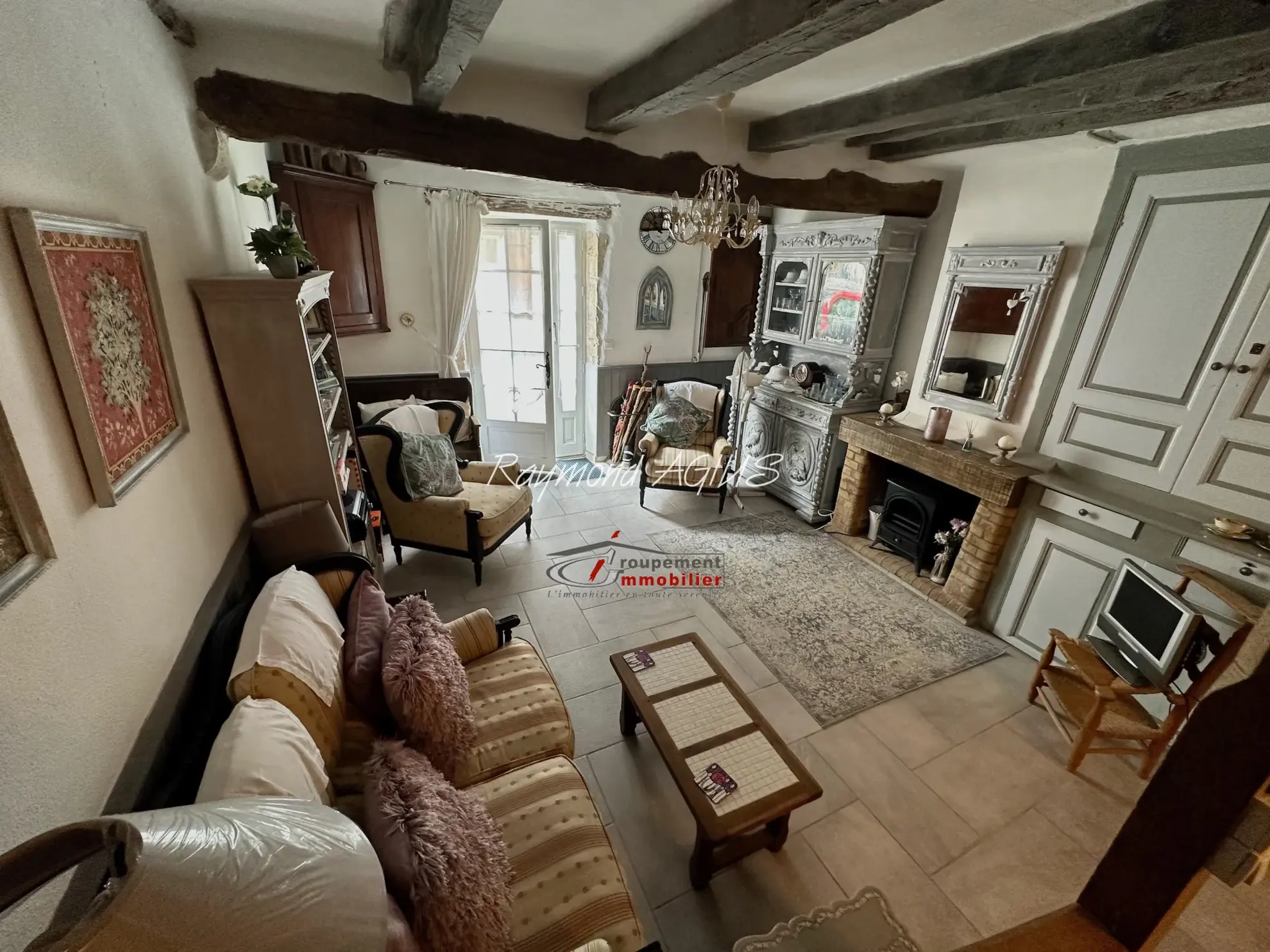 Maison de village à Eymet de 107 m² avec 2 chambres au cœur de la bastide