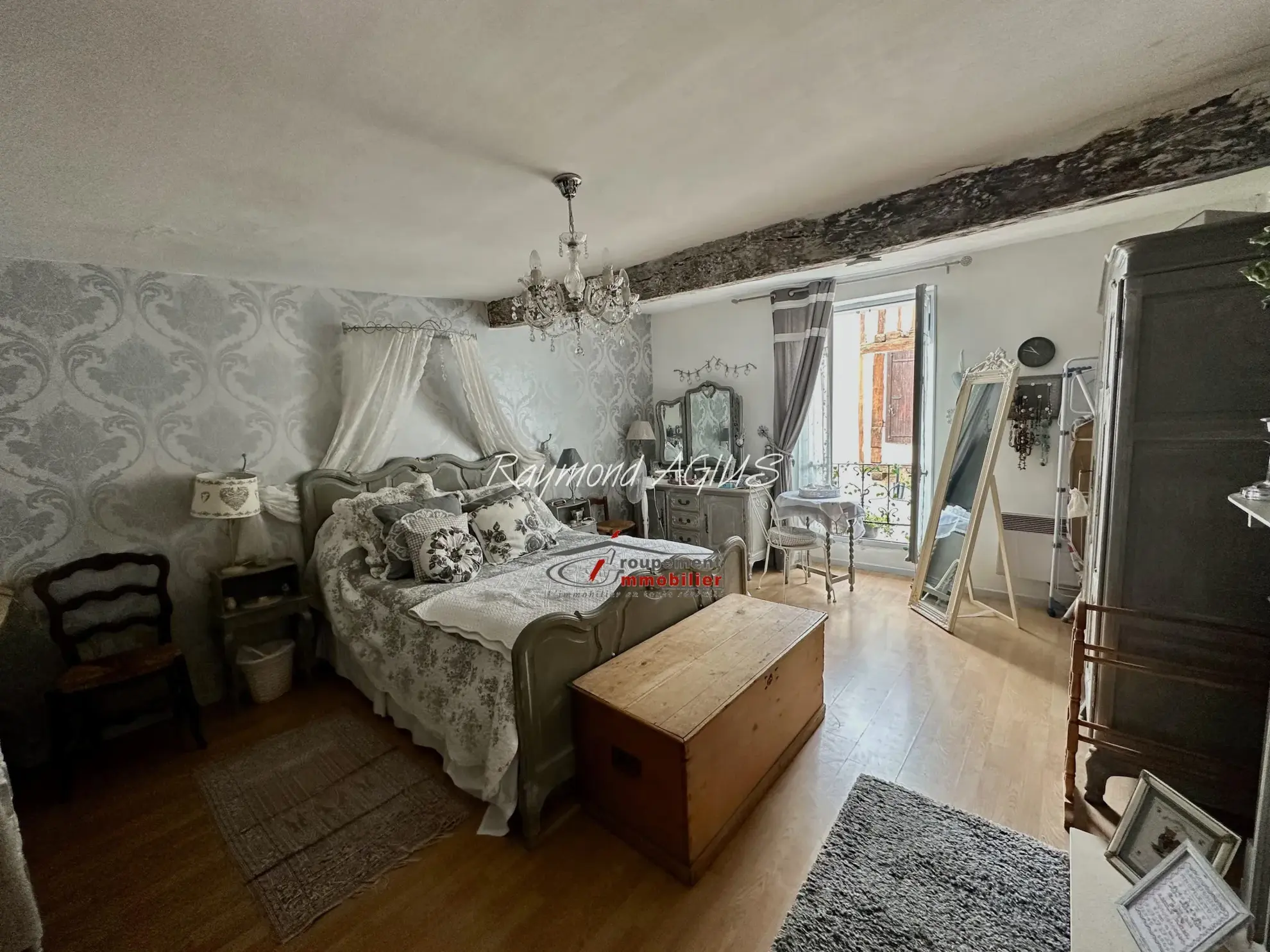 Maison de village à Eymet de 107 m² avec 2 chambres au cœur de la bastide 