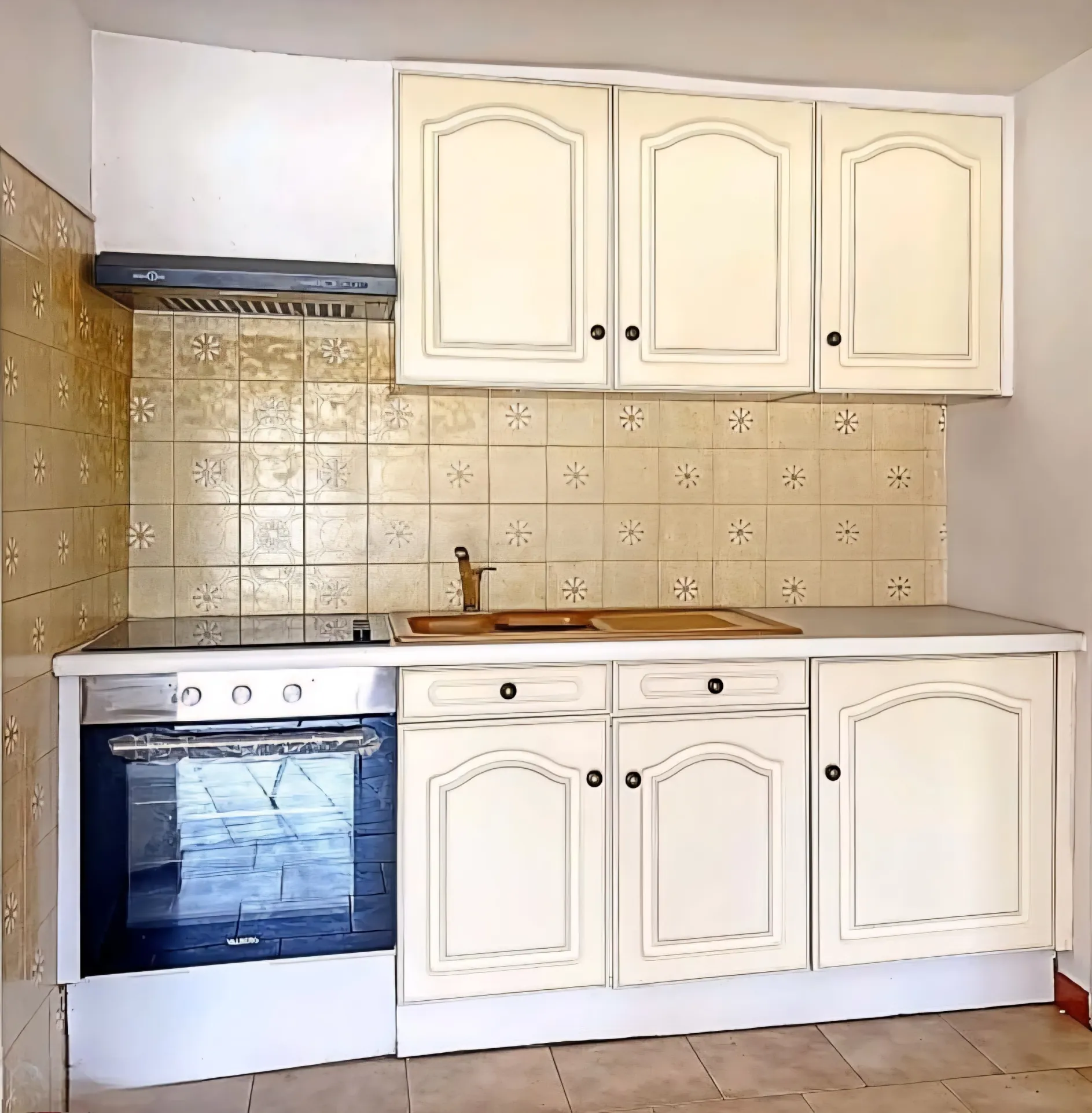 A vendre à Rians, maison de village de 68m² avec garage, charme provençal et potentiel à rafraîchir 