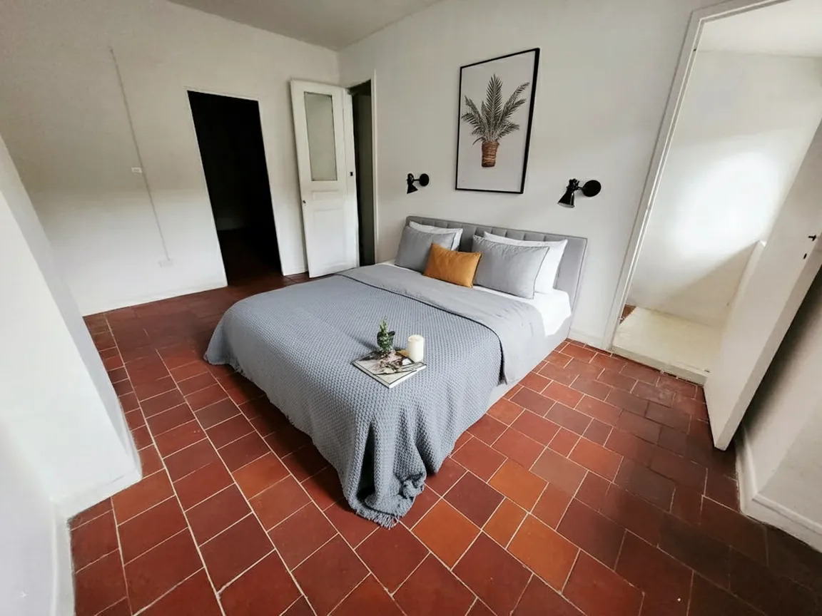 A vendre à Rians, maison de village de 68m² avec garage, charme provençal et potentiel à rafraîchir 