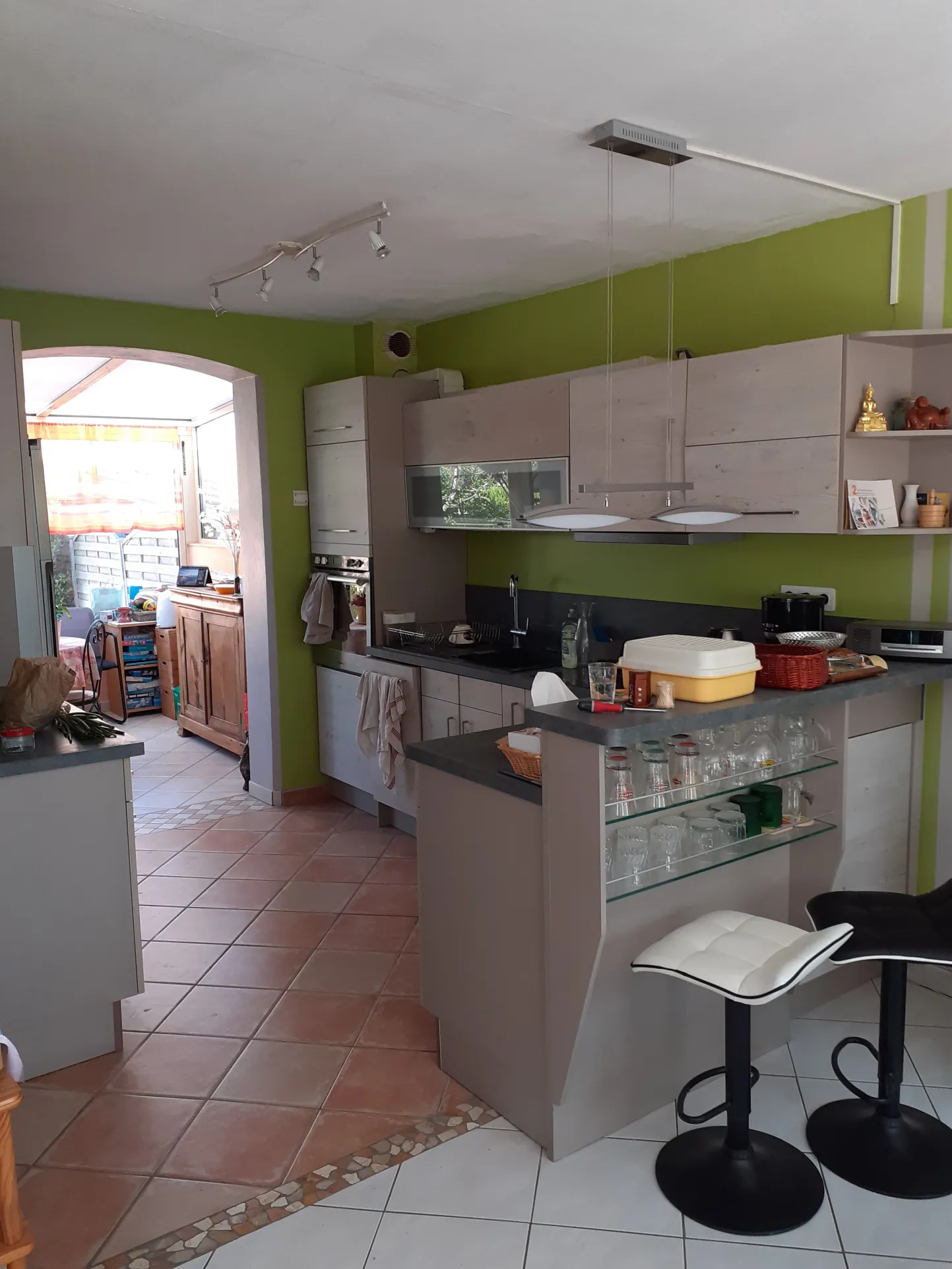 Maison à vendre de 94 m² à Romans-sur-Isère dans un quartier calme avec jardin 