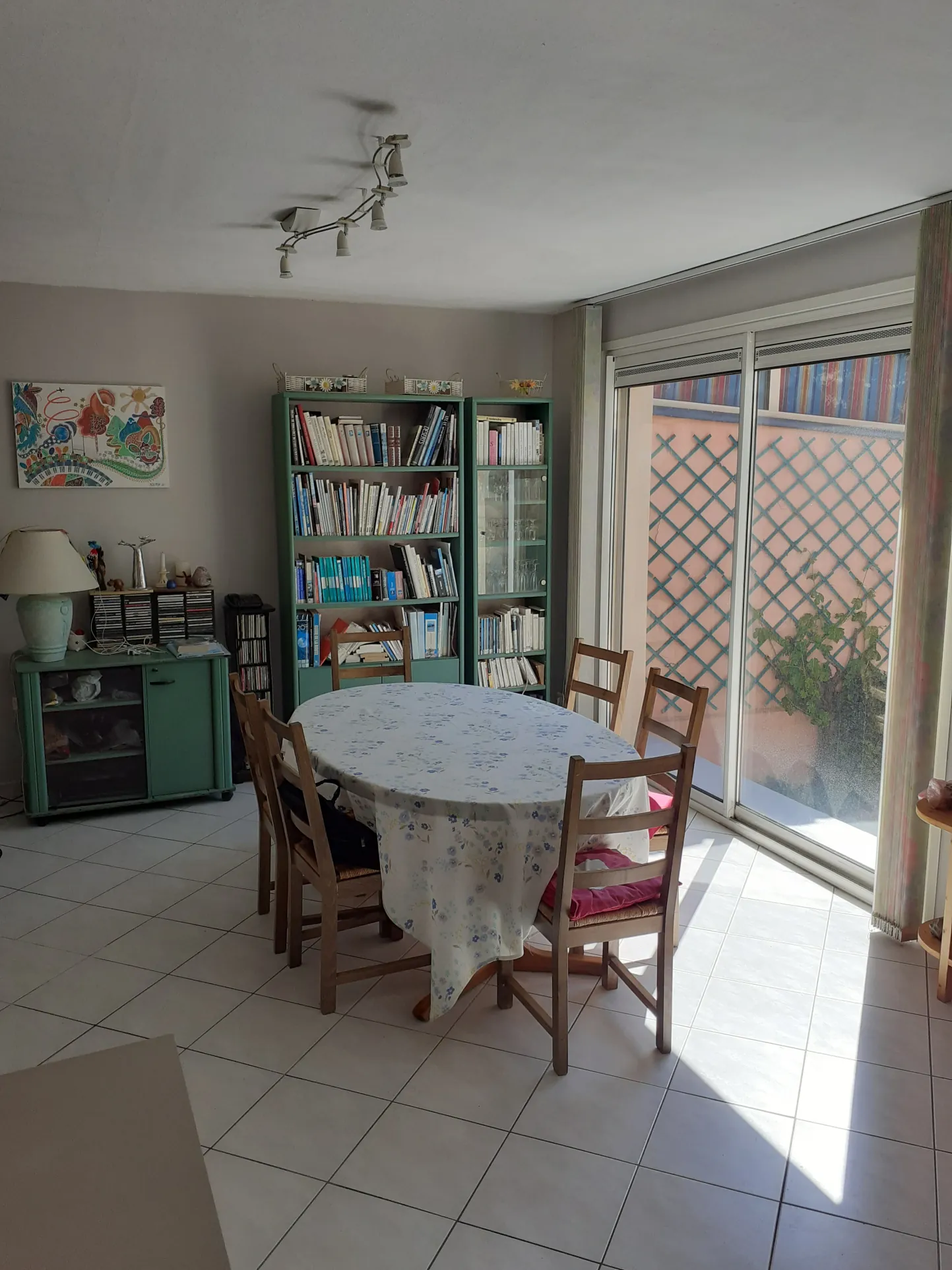 Maison à vendre de 94 m² à Romans-sur-Isère dans un quartier calme avec jardin 