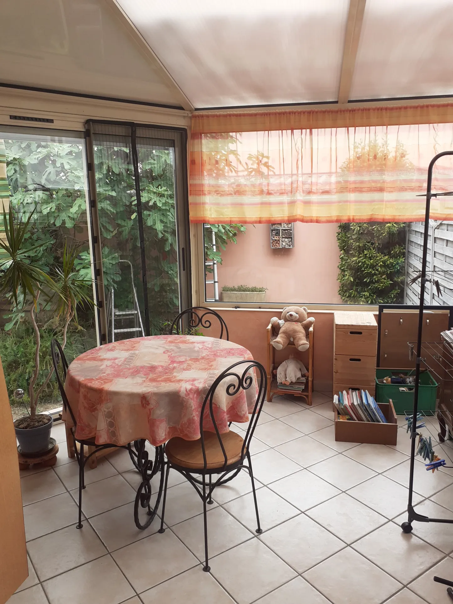 Maison à vendre de 94 m² à Romans-sur-Isère dans un quartier calme avec jardin 