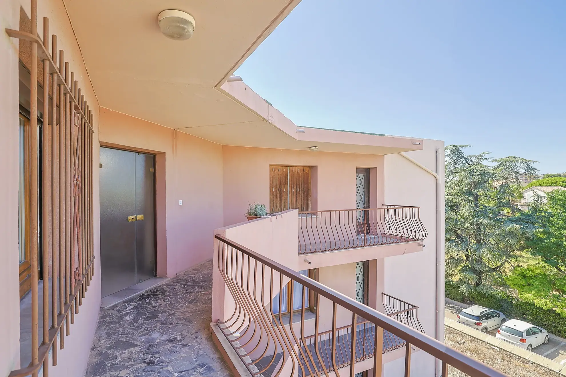 Appartement T2 de 45 m² avec terrasse et parking à Sanary-sur-Mer 