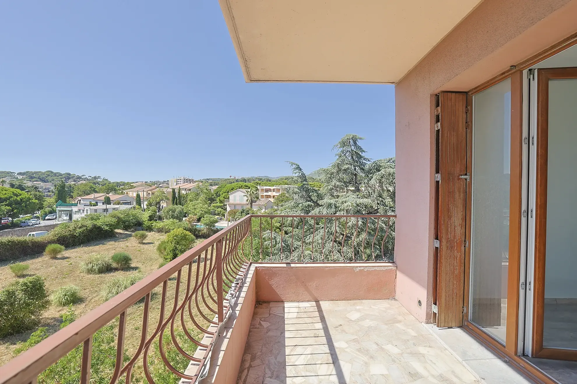 Appartement T2 de 45 m² avec terrasse et parking à Sanary-sur-Mer 