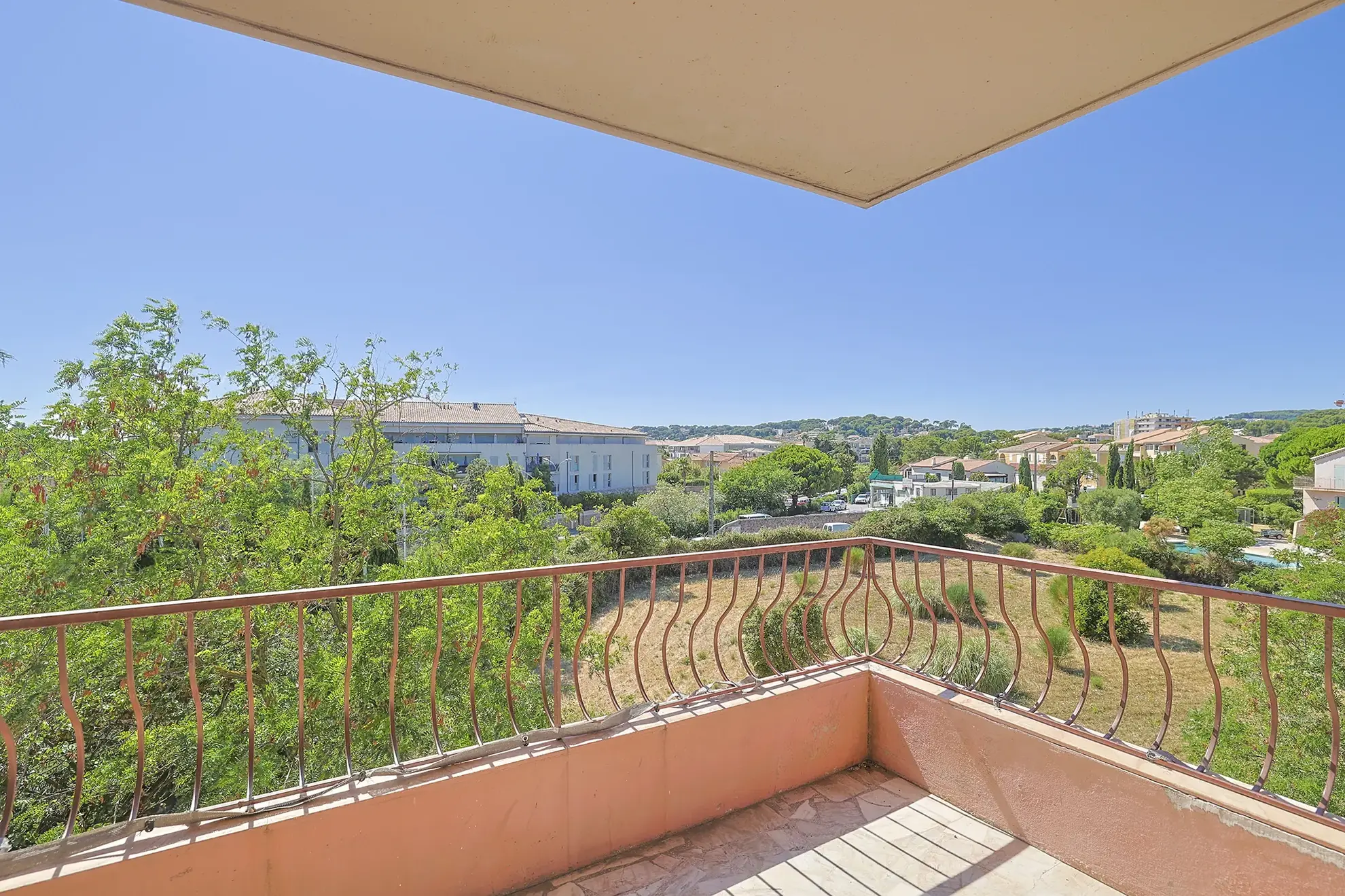 Appartement T2 de 45 m² avec terrasse et parking à Sanary-sur-Mer
