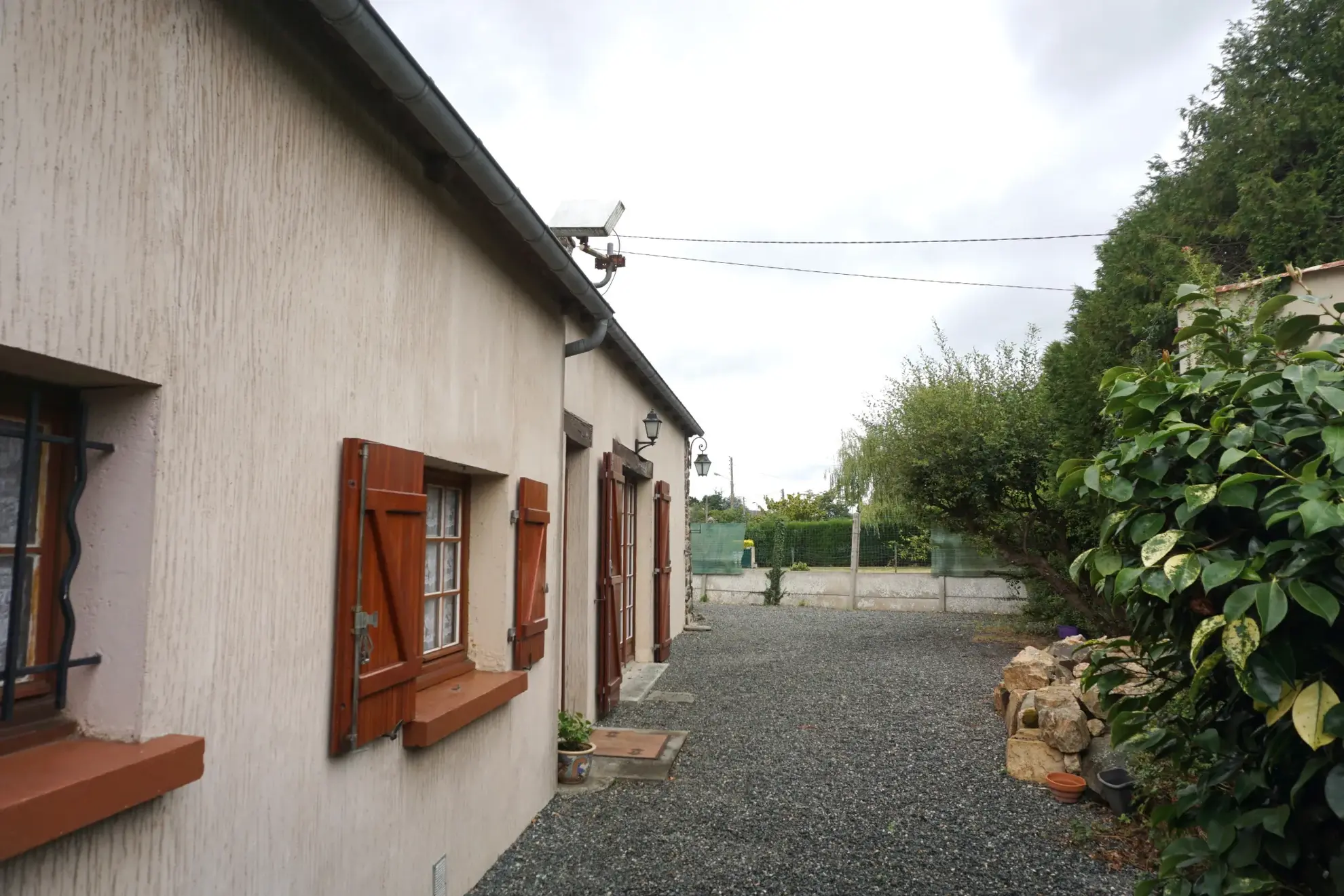 Longère en pierre d'environ 77 m² à Lanvollon avec potentiel de rénovation 