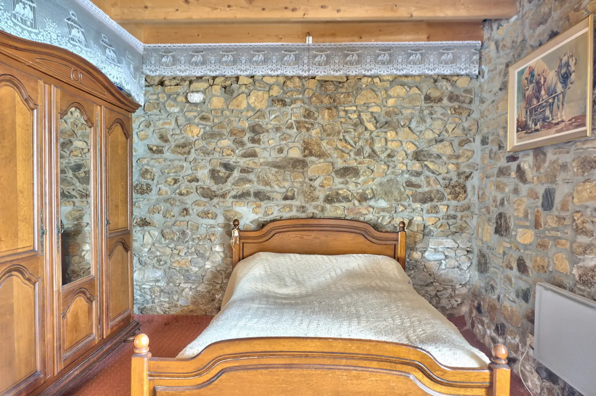 Longère en pierre d'environ 77 m² à Lanvollon avec potentiel de rénovation 