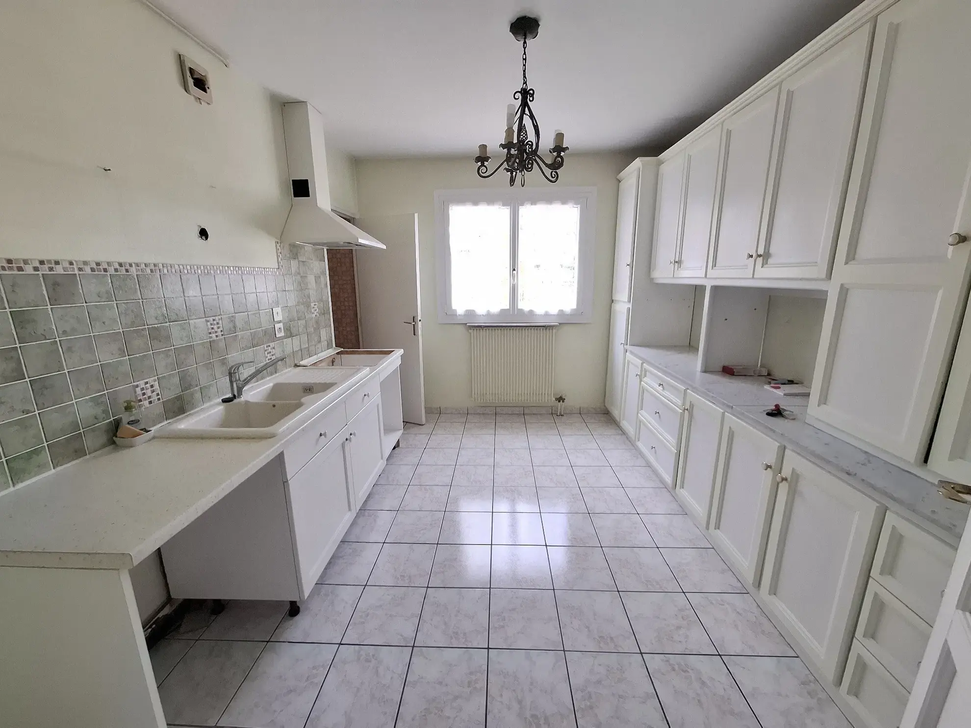 Spacieux appartement T5 avec terrasse et garage à Vienne – Quartier Sud 