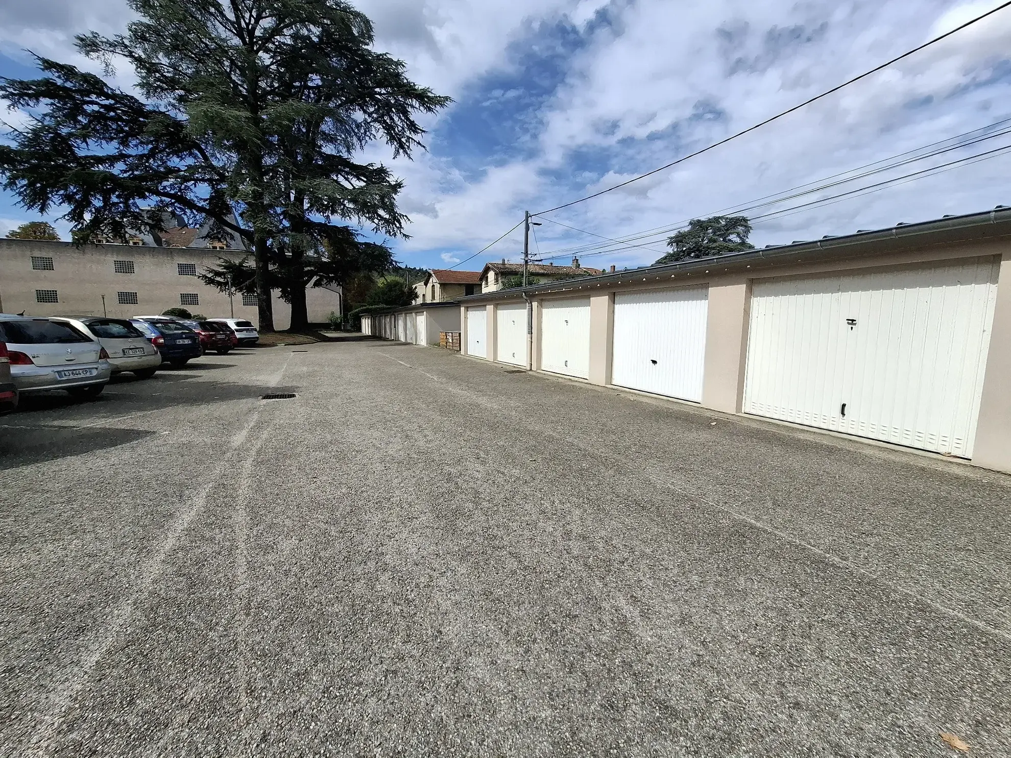 Spacieux appartement T5 avec terrasse et garage à Vienne – Quartier Sud 