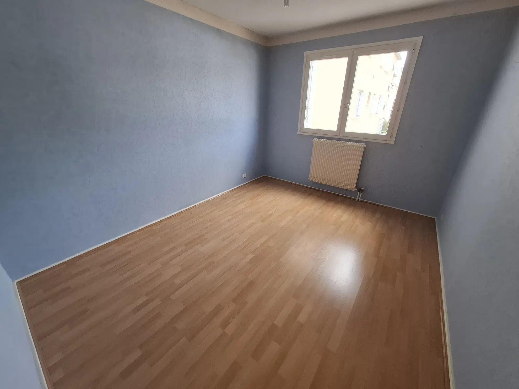 Spacieux appartement T5 avec terrasse et garage à Vienne – Quartier Sud 