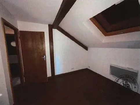 Appartement T2 à vendre à Saint-Pierre-En-Faucigny – Vente aux enchères avantageuse 