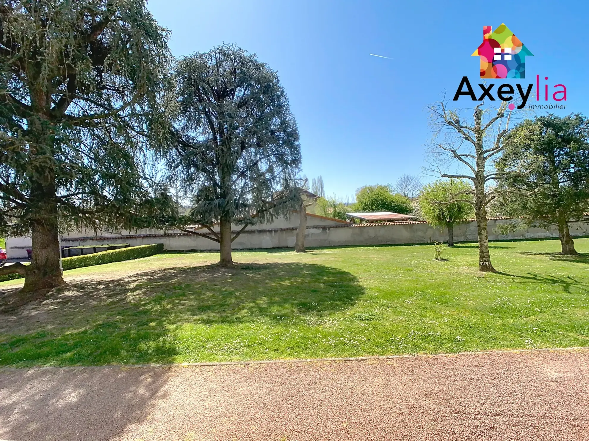 Appartement T4 à Roanne avec cave, garage et vue sur la nature 
