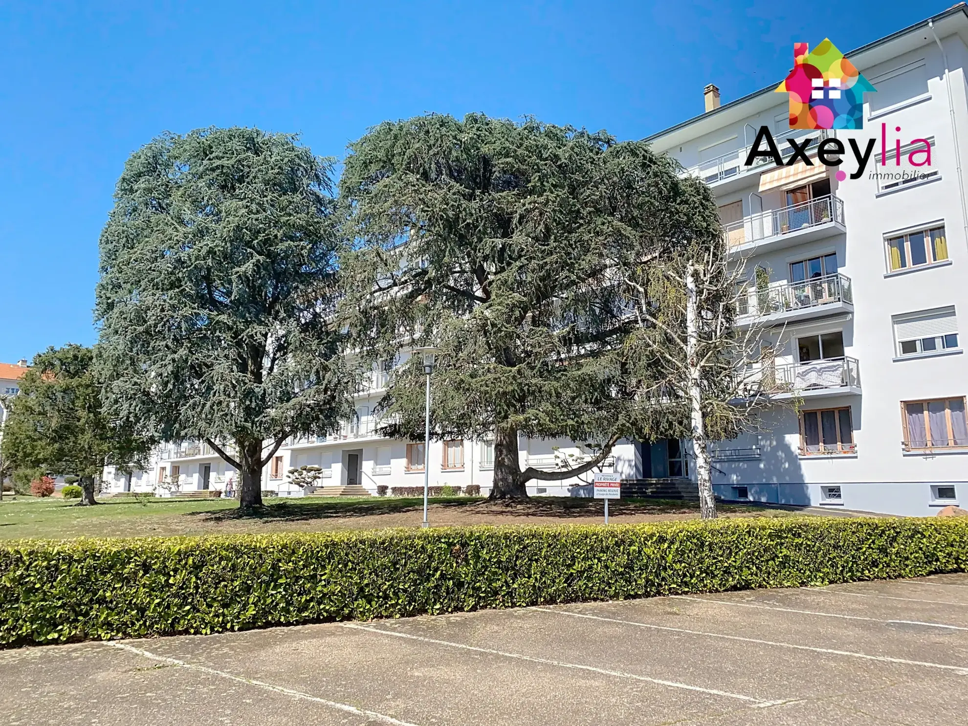Appartement T4 à Roanne avec cave, garage et vue sur la nature 