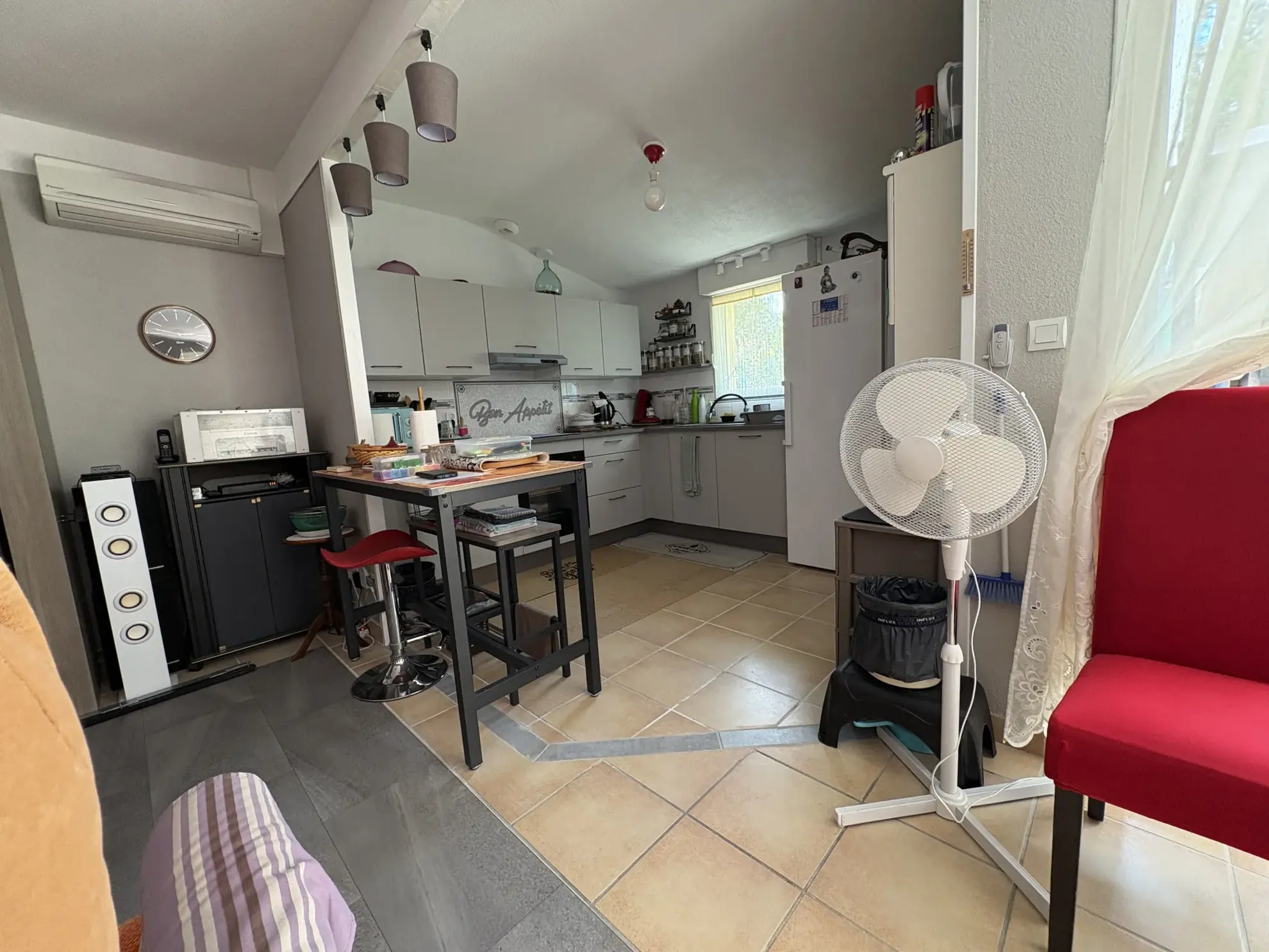 Maison T3 à Saujon : parfait pour senior ou investisseur avec garage et piscine 