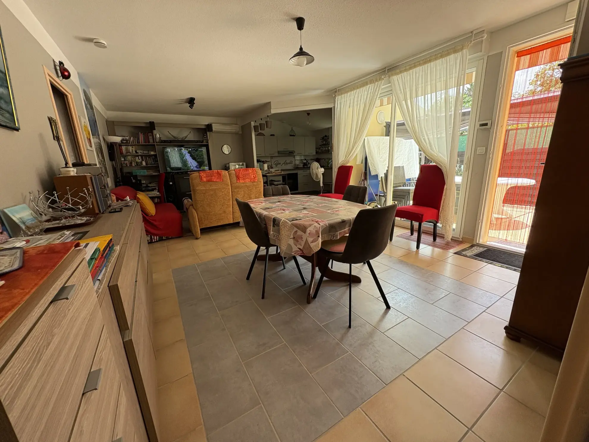 Maison T3 à Saujon : parfait pour senior ou investisseur avec garage et piscine 