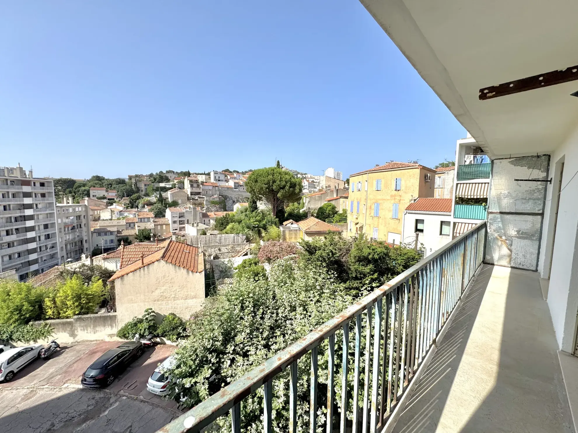 Appartement T3/T4 à rénover à Marseille, calme et lumineux 